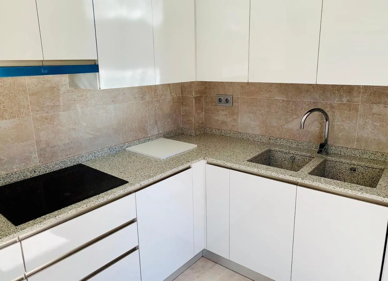 Home Avenida סאלו ספרד